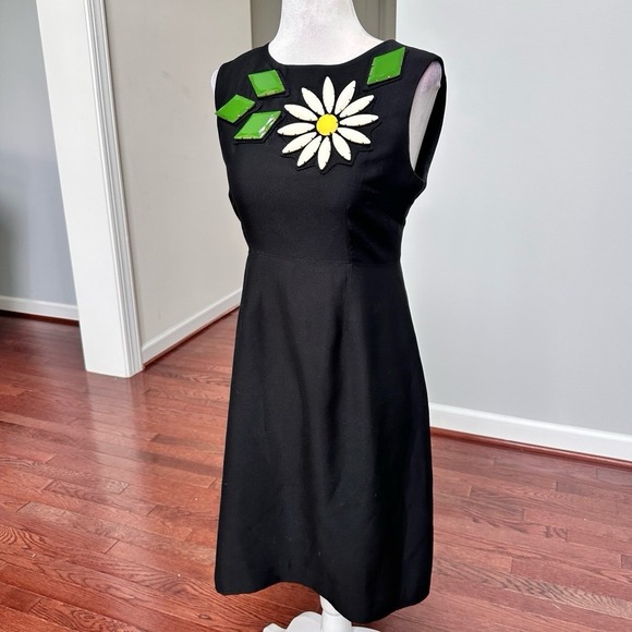 Karta Dresses & Skirts - Luxury KARTA Black White Green Cocktail Embellished Daisy Studded Floral Dress